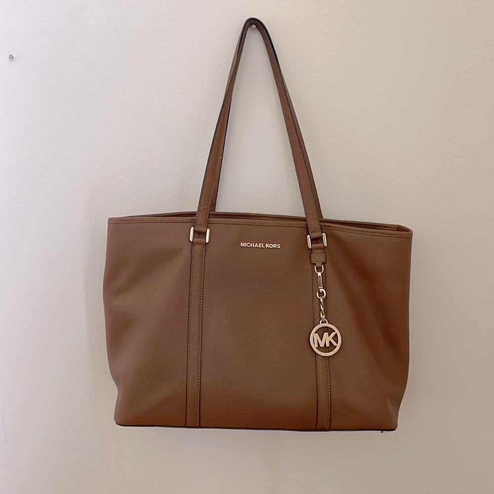 Michael  Michael Kors Jet Set Travel Large Saffiano Leather in Luggage